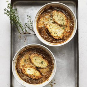 Løgsuppe, der er glimrende til brød som en slags løgsovs, der smager utroligt fra aamanns