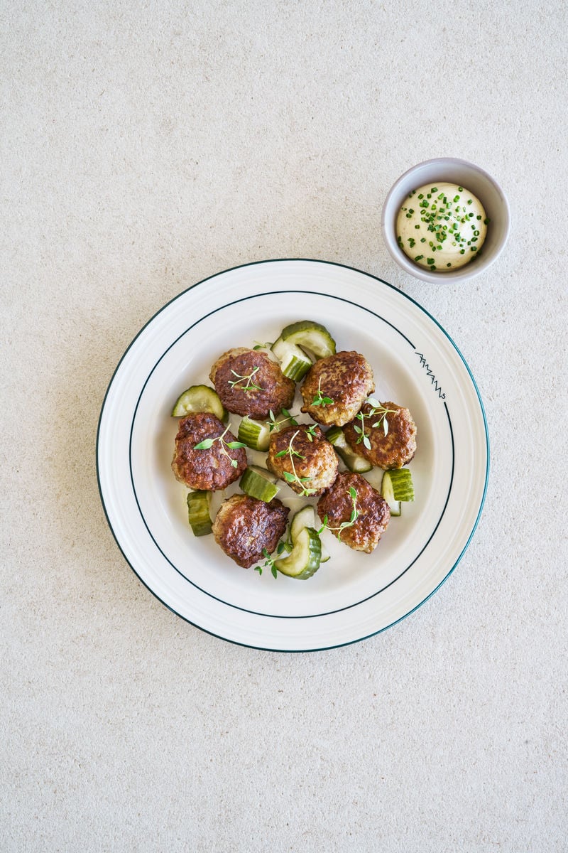 Frikadeller med syltede agurker