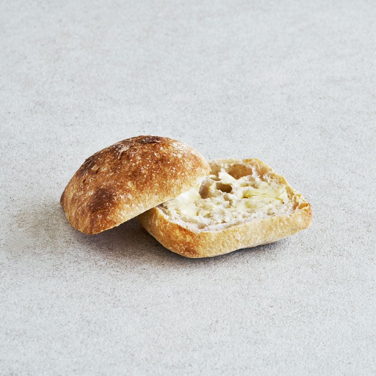 surdejsbolle med smør